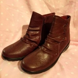 Easy Street ankle boots